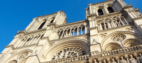 Publication de la loi instituant une souscription nationale en faveur de la restauration de la cathédrale Notre-Dame de Paris